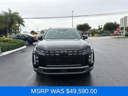 Used 2023 Hyundai Palisade Limited FWD image 2