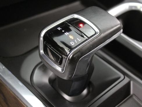 Used 2023 GMC Sierra 1500 SLT w/ SLT Premium Package AWD/4WD image 32