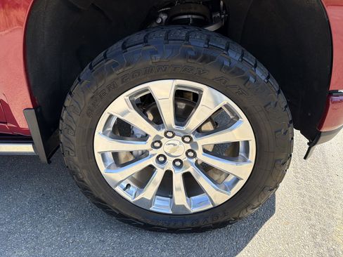 Used 2019 Chevrolet Silverado 1500 High Country w/ Technology Package image 12