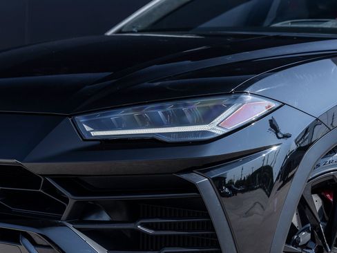 Used 2022 Lamborghini Urus image 16