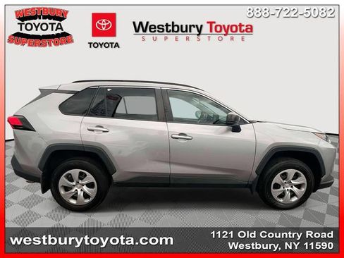 Used 2021 Toyota RAV4 LE AWD/4WD image 5