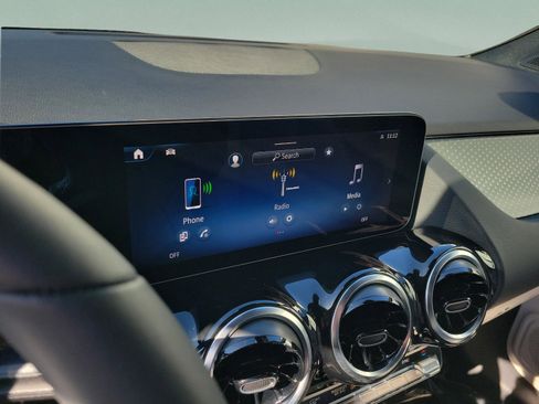 Certified 2026 Mercedes-Benz GLA 250 image 19