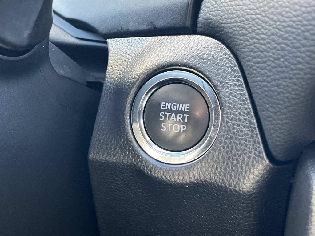 Used 2025 Toyota RAV4 XLE FWD image 15