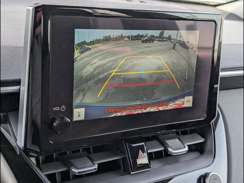 Used 2024 Toyota Corolla Cross XLE w/ Convenience Package FWD image 19
