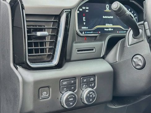 Used 2023 GMC Sierra 1500 Denali AWD/4WD image 10