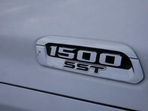 Used 2025 RAM 1500 Laramie image 17