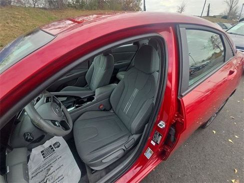 Certified 2023 Hyundai Elantra SEL w/ Convenience Package image 11