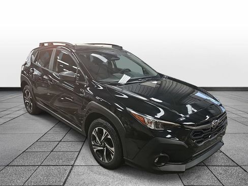 Used 2024 Subaru Crosstrek 2.0i Premium image 3