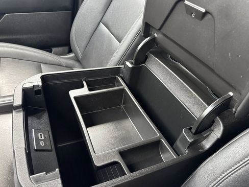 Used 2023 Chevrolet Tahoe LT w/ Luxury Package image 32