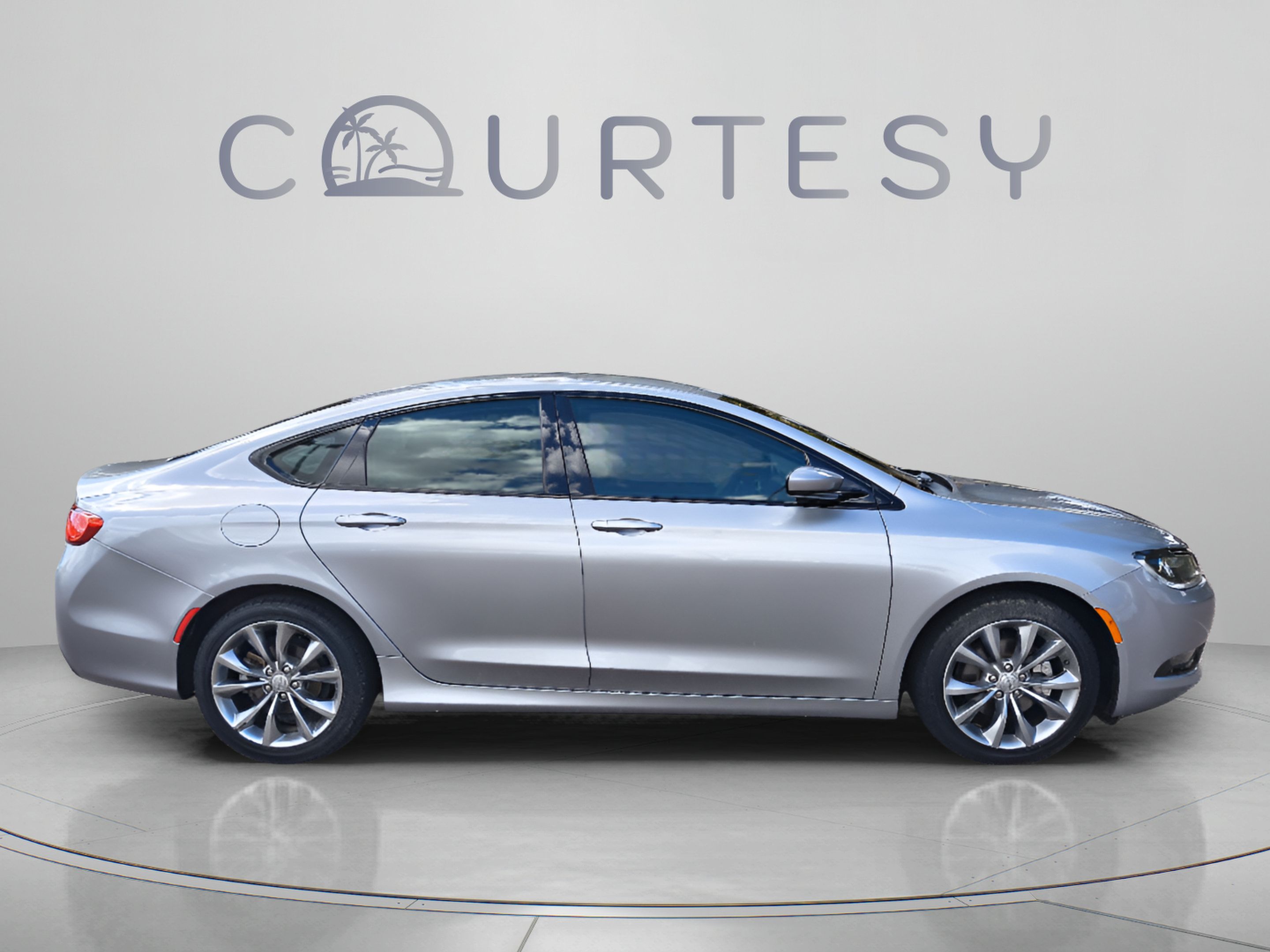 Used 2015 Chrysler 200 S w/ Comfort Group FWD image 8