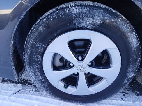 Used 2014 Toyota Prius Three image 25