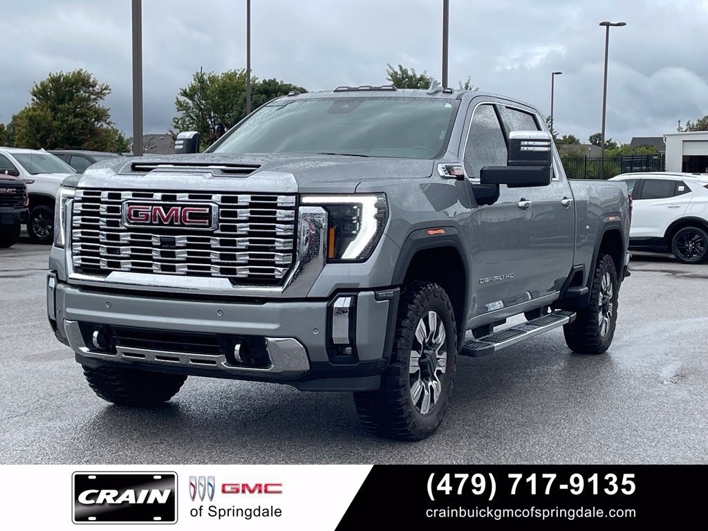 Used 2025 GMC Sierra 2500 Denali w/ Technology Package AWD/4WD image 3