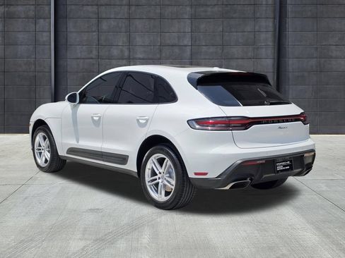 Certified 2023 Porsche Macan AWD/4WD image 3