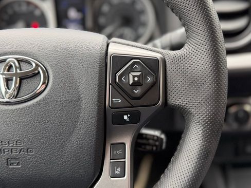 Used 2020 Toyota Tacoma SR5 image 10