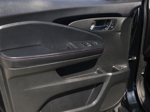 Used 2021 Honda Pilot Black Edition image 17