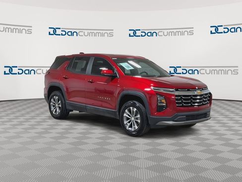 Used 2026 Chevrolet Equinox LT image 2