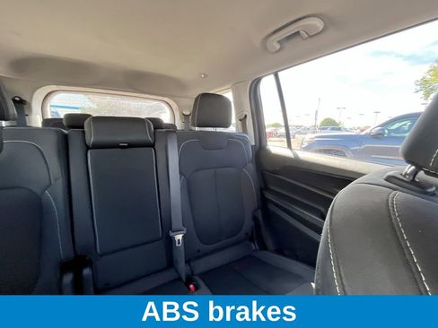 Used 2023 Jeep Grand Cherokee L Laredo image 14