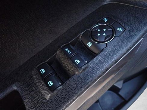 Used 2020 Ford EcoSport SE w/ SE Convenience Package image 14