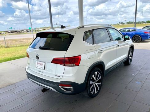 Used 2022 Volkswagen Taos SE image 5
