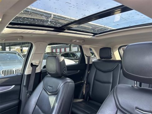 Used 2017 Cadillac XT5 Luxury image 34