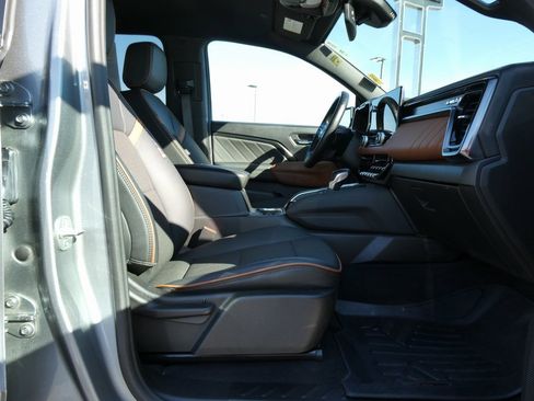 Certified 2024 GMC Canyon AT4 image 11