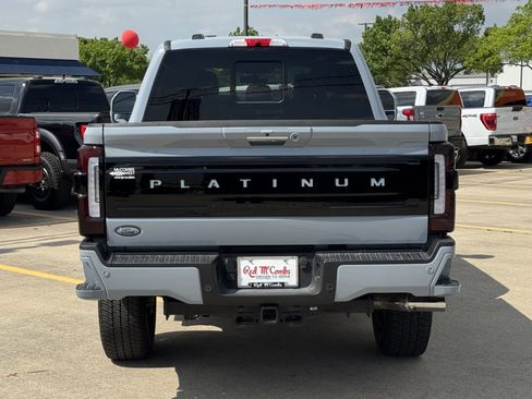 Used 2024 Ford F250 Platinum image 7