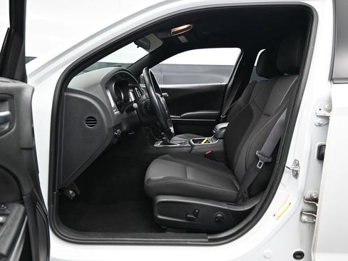 Used 2022 Dodge Charger SXT RWD image 14