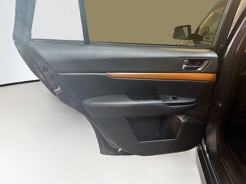 Used 2014 Subaru Outback 3.6R Limited image 27