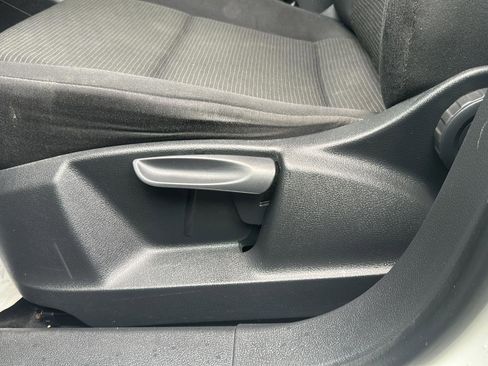 Used 2017 Volkswagen Tiguan Limited w/ Premium Package FWD image 10