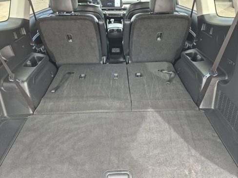 Used 2025 Kia Telluride S AWD/4WD image 16