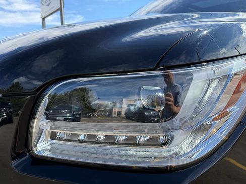 Used 2019 Lincoln Navigator Reserve AWD/4WD image 10
