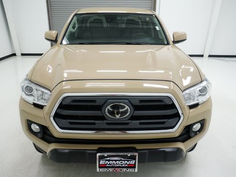 Used 2019 Toyota Tacoma SR5 RWD image 2