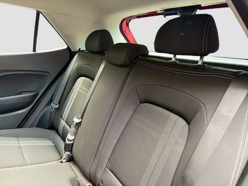 Used 2024 Hyundai Venue SEL FWD image 25