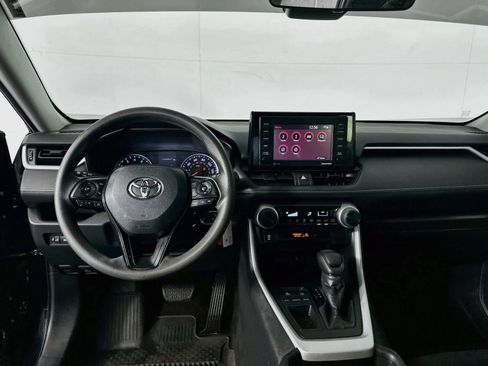 Used 2021 Toyota RAV4 LE FWD image 20