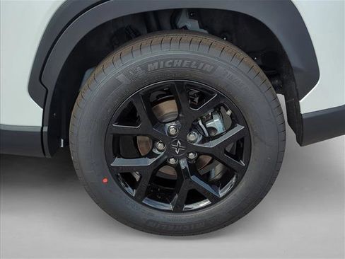 New 2026 Toyota Corolla Cross L image 9