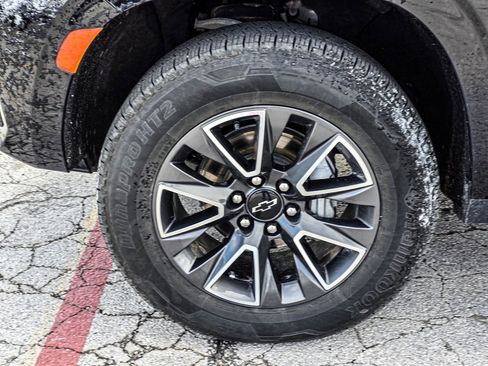 Used 2023 Chevrolet Suburban Z71 w/ Luxury Package image 7