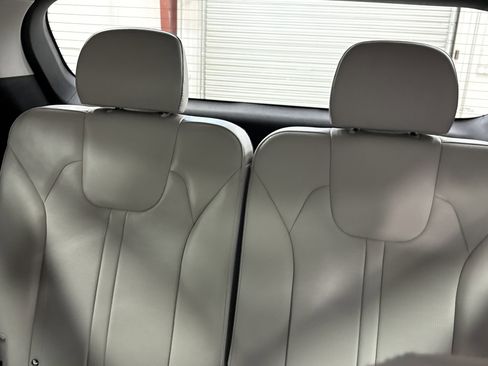 Used 2024 Kia Sorento SX image 16