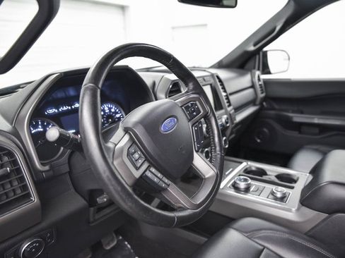 Used 2019 Ford Expedition XLT w/ Equipment Group 201A image 18