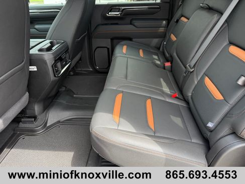 Used 2024 GMC Sierra 2500 AT4 w/ AT4 Premium Plus Package AWD/4WD image 19