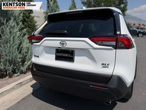 Used 2025 Toyota RAV4 XLE AWD/4WD image 30
