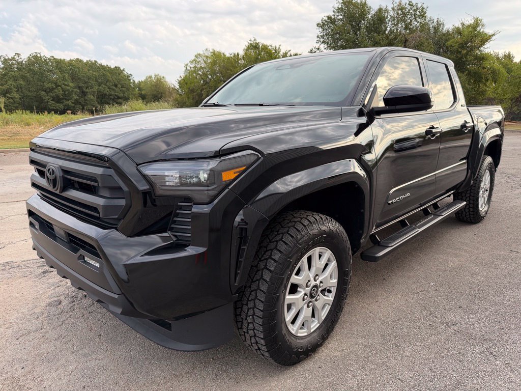 Certified 2025 Toyota Tacoma SR5 AWD/4WD image 1