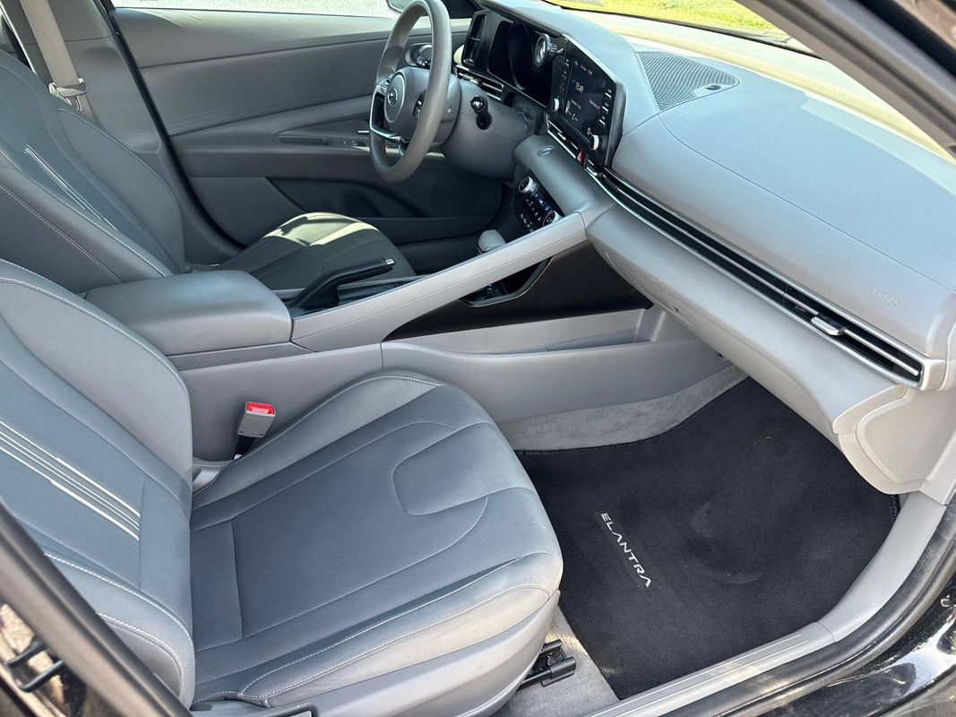 Used 2022 Hyundai Elantra SEL FWD image 14