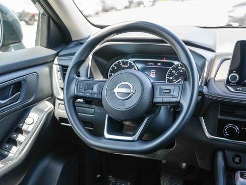 Used 2024 Nissan Rogue S FWD image 15