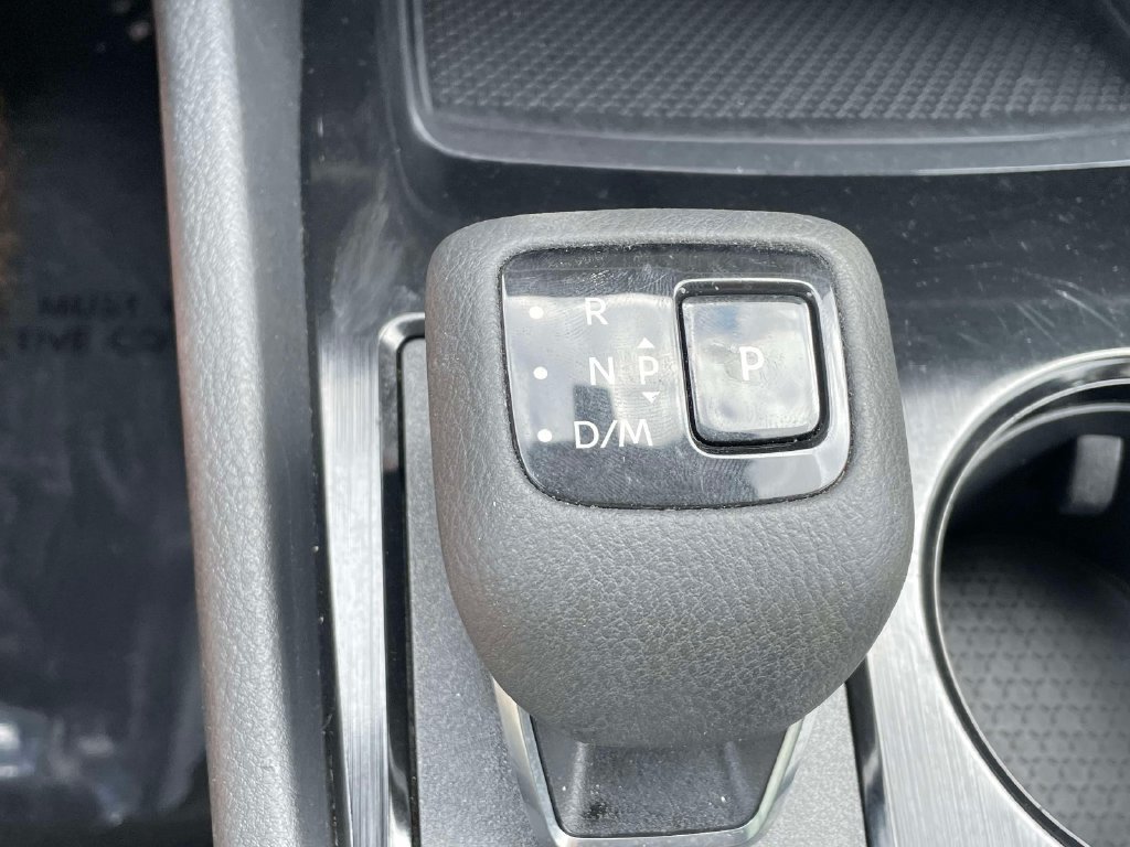 Used 2024 Nissan Rogue SV FWD image 28