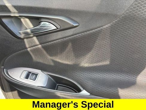 Used 2024 Chevrolet Malibu LT image 36