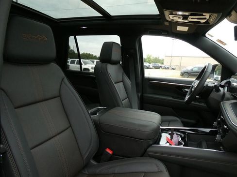 New 2026 Chevrolet Tahoe High Country AWD/4WD image 10