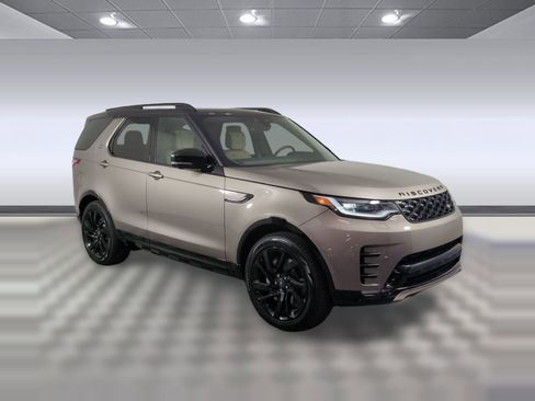 Certified 2025 Land Rover Discovery Dynamic SE image 7