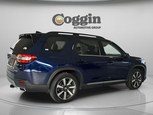Used 2025 Honda Pilot Touring image 5