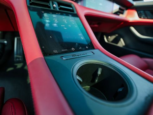 Certified 2024 Porsche Taycan GTS image 20