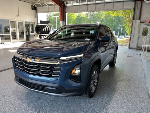 New 2026 Chevrolet Equinox LT FWD image 4